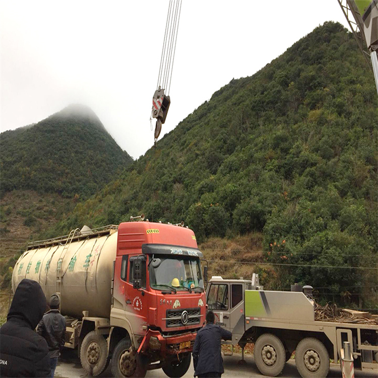 淮上道路救援大型车辆吊装